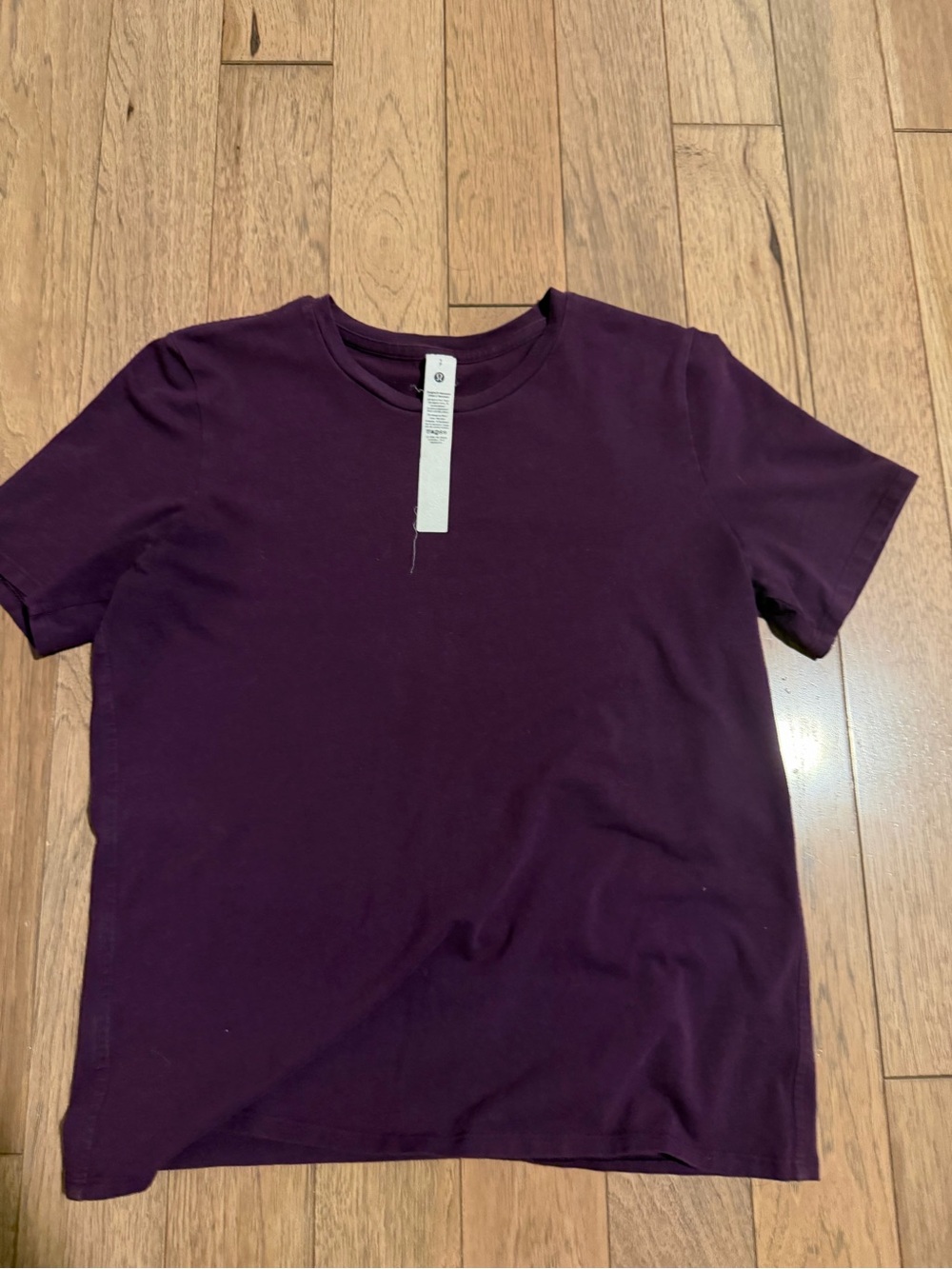 Lululemon tee - Picture 2 of 2